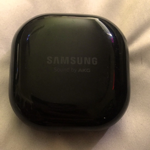 Like new Samsung Galaxy ear buds. Amazing sound quality!
